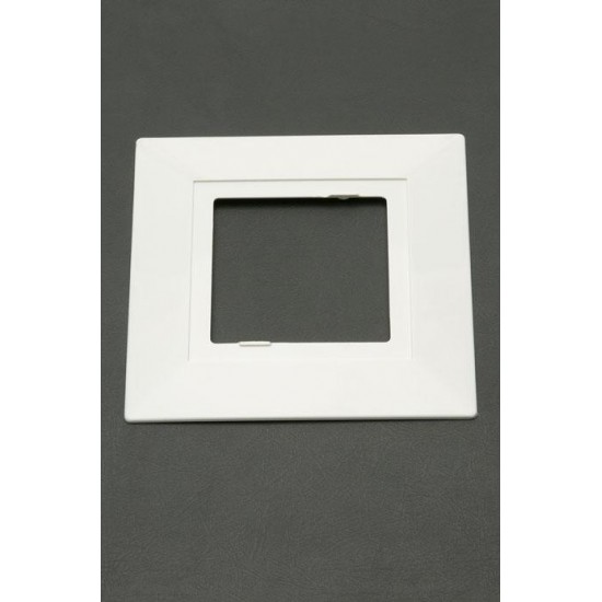 Jeani 450W White Square Single Socket Finger Plate