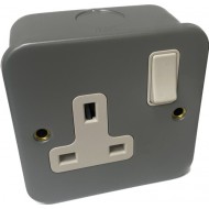Niglon Metalclad 13 Amp Single Switched Socked