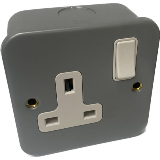 Niglon Metalclad 13 Amp Single Switched Socked
