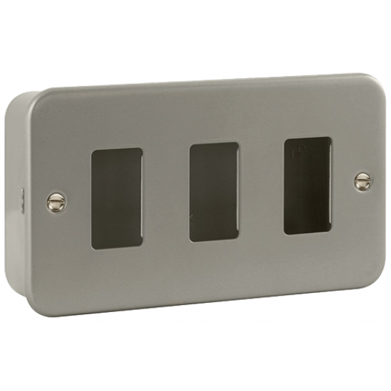 Click 3 Gang Front Plate and Back Box Metalclad
