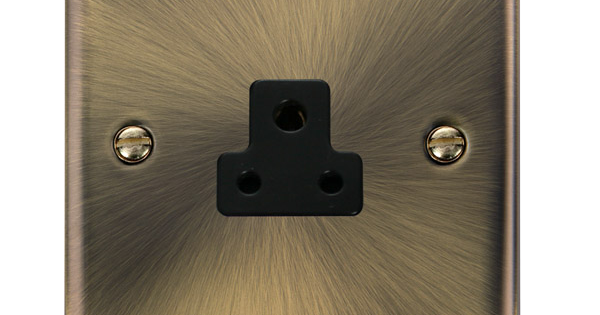 DPAB039BK Deco Plus 2A Round Pin Socket