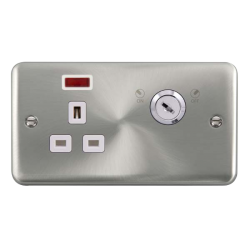 DPSC655WH Deco Plus 13A 1G DP LOCKABLE SKT NEON DE