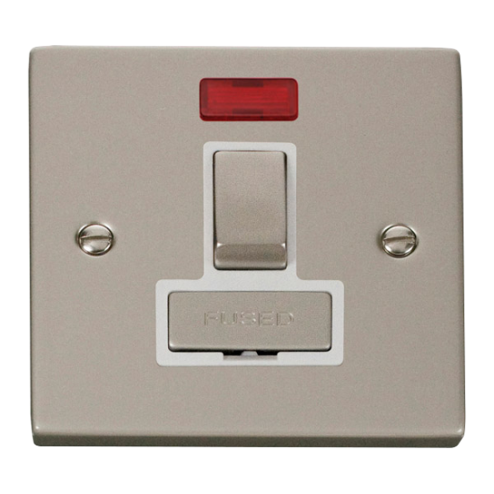 VPPN752WH Deco 13A Fused 'Ingot' Switched Connecti