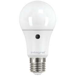 Integral ILGLSE27SC043 LED 8W 2700K E27 Non Dimmable Dusk To Dawn Sensor Lamp