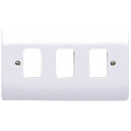 MK K3633Whi 3 Gang Moulded Face Plate